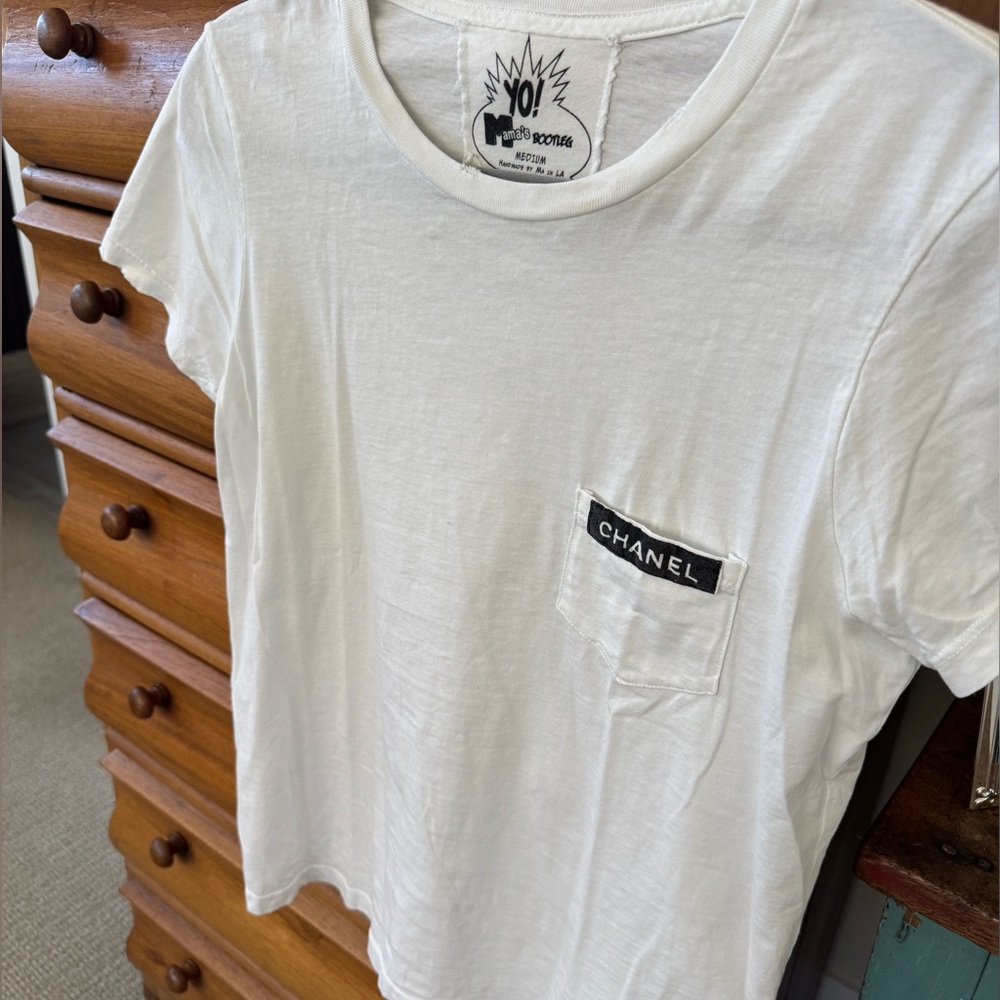“€H^N€£”” INSPIRED Streetwear brand Yo Mama’s T-Shirt. Size Med. GUC.